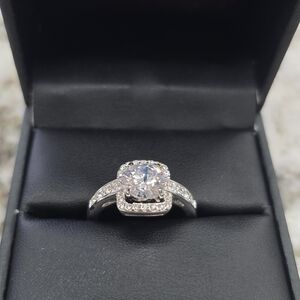 Stunning White Gold Ring with 3 Carat Diamonds